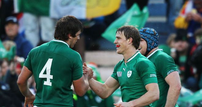 Andrew Trimble (r) is congratulated by Donnacha O&#39;Callaghan