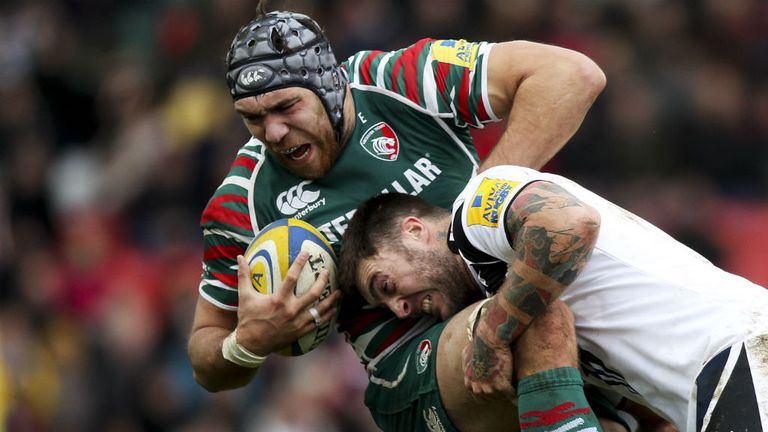 Matt Banahan of Bath tackles Leicester&#39;s Graham Kitchener