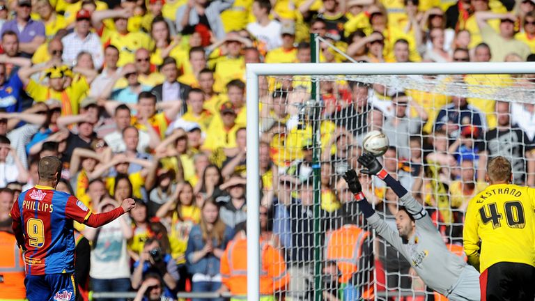 Crystal Palace's Kevin Phillips scores his side's first goal of the game from the penalty spot