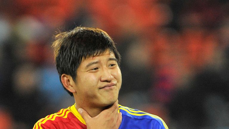 Mainz player Park Joo-Ho playing for Basel in 2012