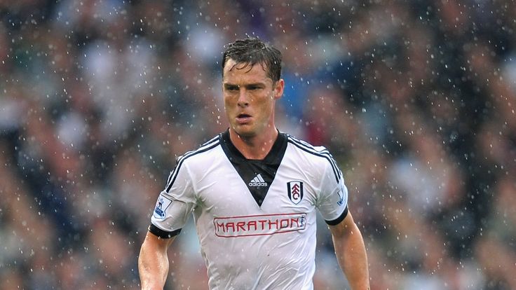 Scott Parker of Fulham with the ball during the Barclays Premier League match between Fulham and Arsenal at Craven Cottage