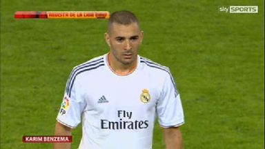 Is Benzema a number 9?
