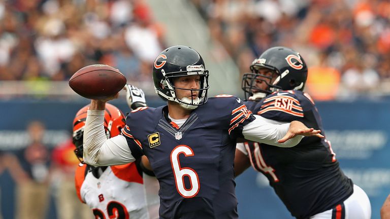 Jay Cutler #6 of the Chicago Bears throws the game-winning touchdown pass against the Cincinnati Bengals at Soldier Field on September 8, 2013 in Chicago, Illinois. The Bears defeated the Bengals 24-21
