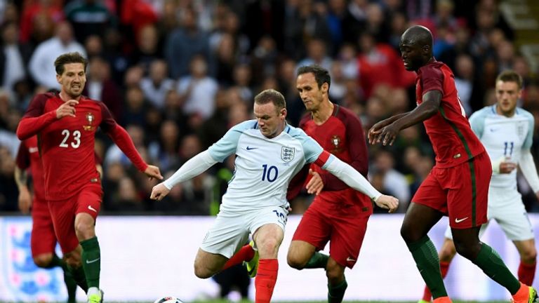 Wayne Rooney capitano dell'Inghilterra nell'amichevole contro il Portogallo (Getty)